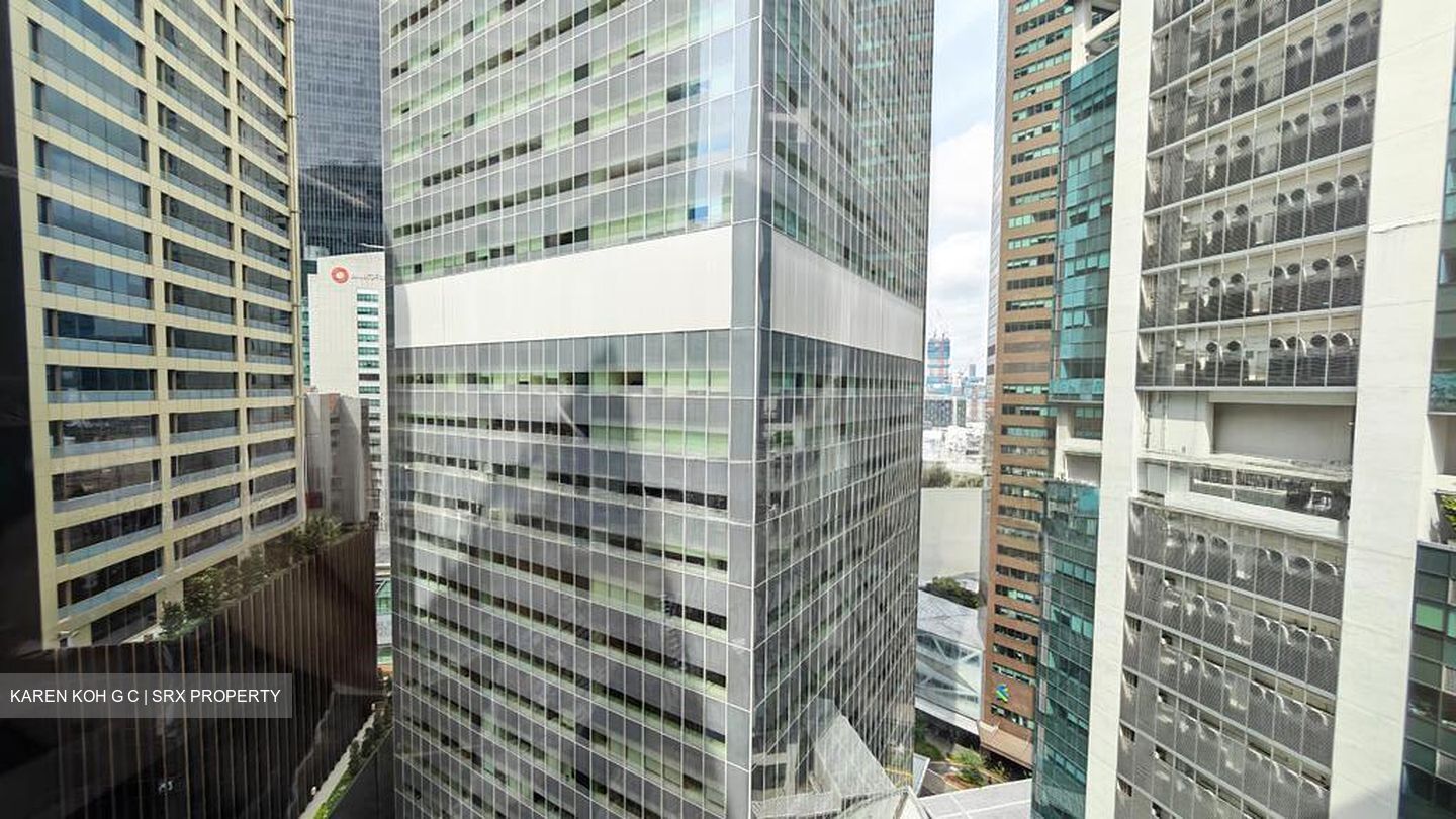 Hsbc Building (D1), Office #523625971